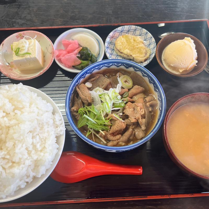 モツ煮定食(一本杉食堂)