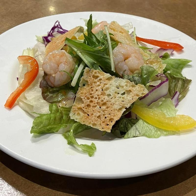 海老とサクサクチーズのサラダ(ジョリーパスタ 千葉寺店)