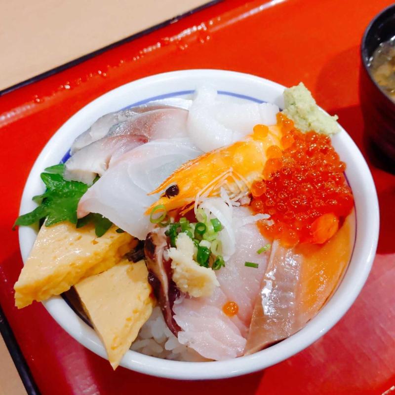 源ちゃん海鮮丼(築地食堂源ちゃん 神田店)