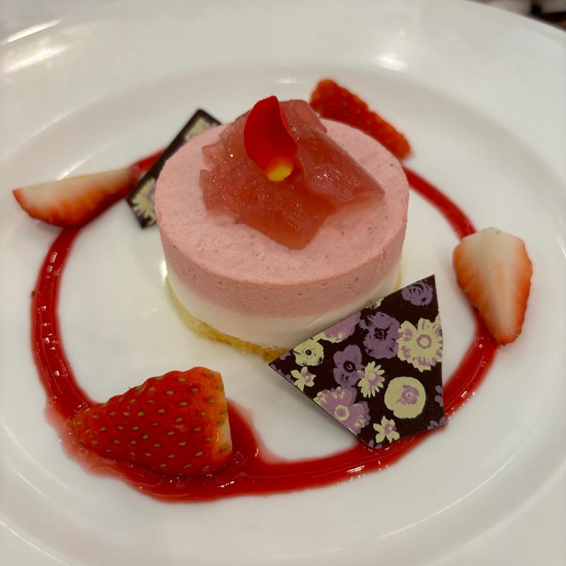 いちごのムース(レストラン ル クレール)