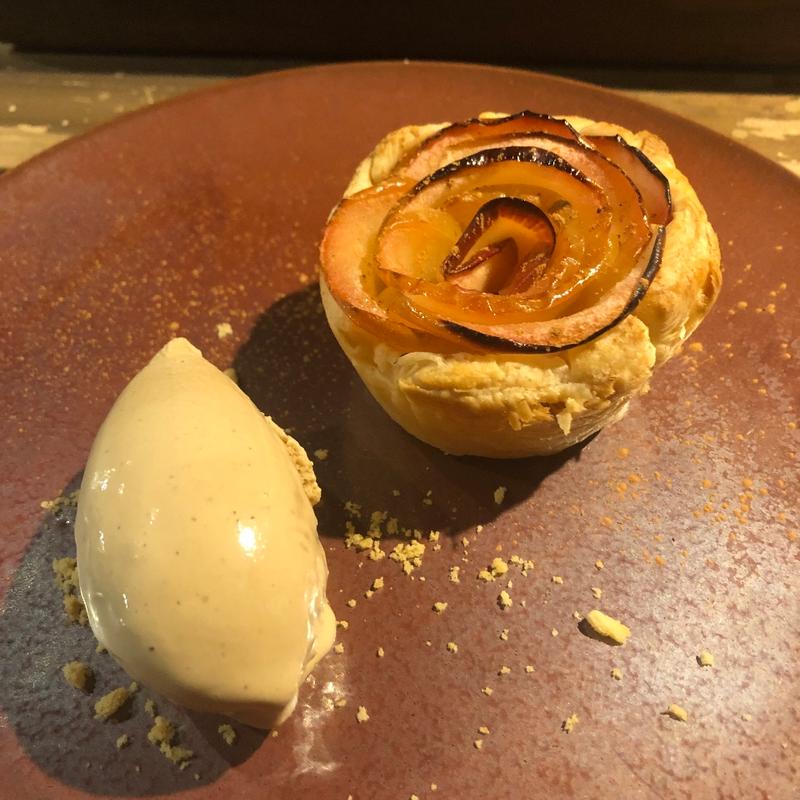 焼き立てアップルパイ(lumielune(ルミエルネ))