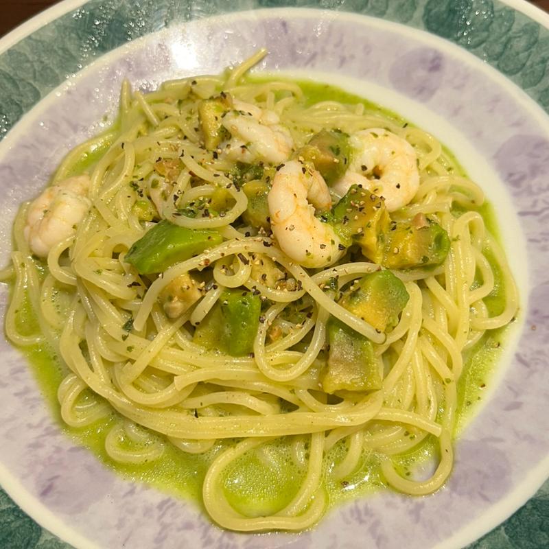 海老とアボガドのジェノベーゼ(鎌倉パスタ イオンモール旭川駅前店)