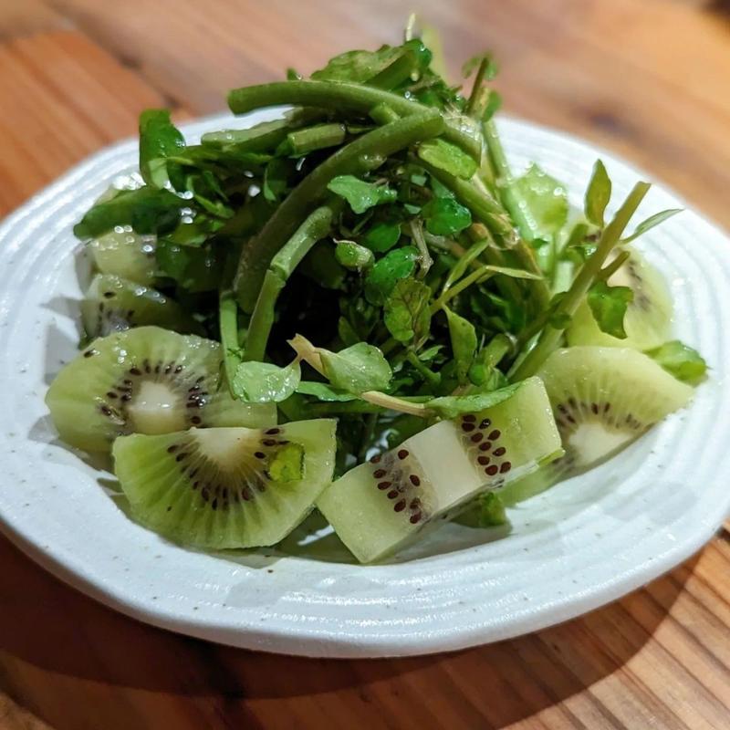 みくにクレソンとキウイのサラダ(ニエフ)