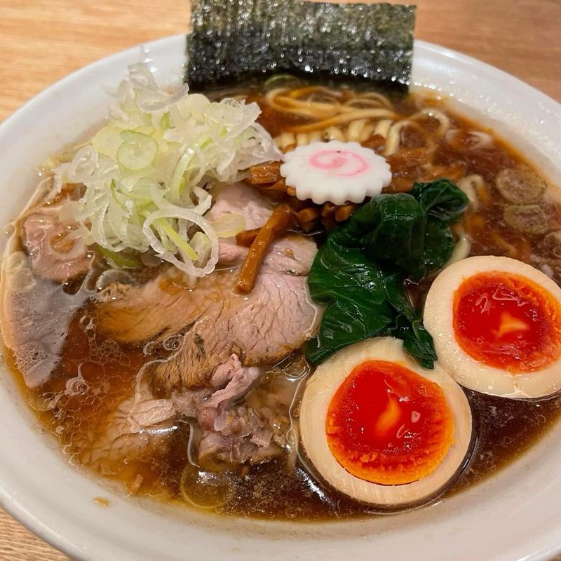 味玉ラーメン 大盛(長岡食堂　東京ラーメン横丁店)