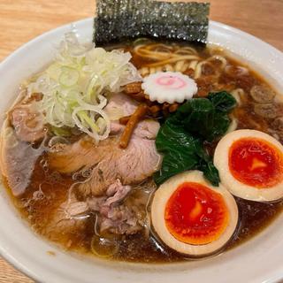 味玉ラーメン 大盛(長岡食堂　東京ラーメン横丁店)