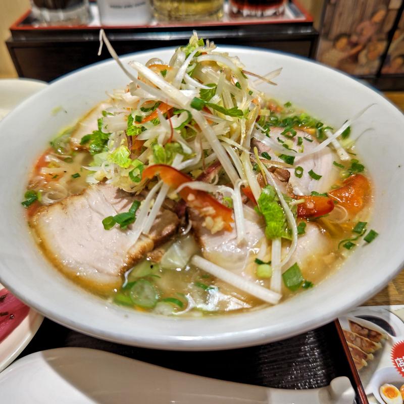たっぷり9種野菜のとろーり塩ラーメン(喜多方ラーメン 坂内 石川町店)