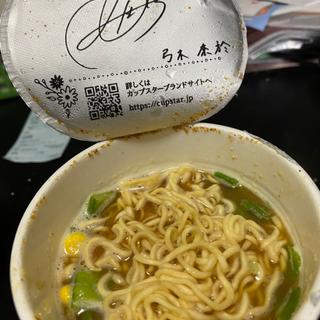 カップスター 豚骨