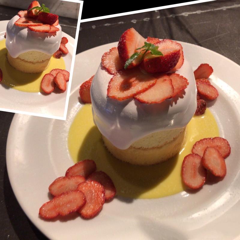 苺のふわふわスフレパンケーキ(AW55 アトレ品川店)