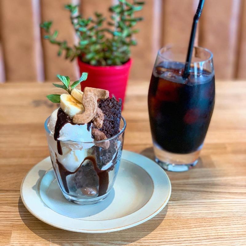 Bananaブラウニーのミニパフェ(5 waters cafe)