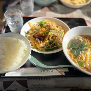 野菜炒め+半ラーメン(四龍 )
