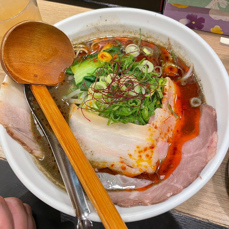 黒胡麻坦々麺(麺や 蓮と凜 （メンヤ レントリン）)