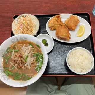 唐揚げと味噌台湾ラーメン(台湾料理 鴻福楼 )