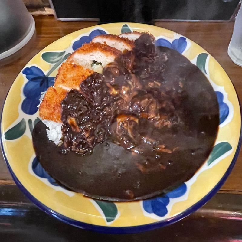 大葉とチーズ入りささみカツチーズカレー(博多文化屋カレー店)