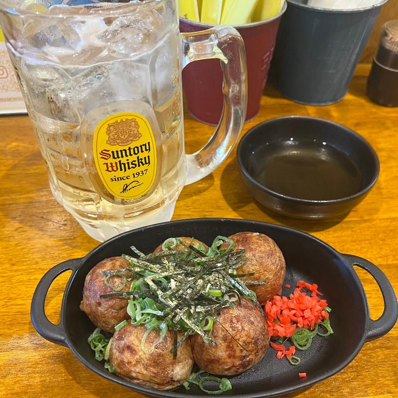 ダシたこ焼き＋角メガハイボール(粉もん屋八 新所沢駅前店)