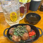 ダシたこ焼き＋角メガハイボール(粉もん屋八 新所沢駅前店)