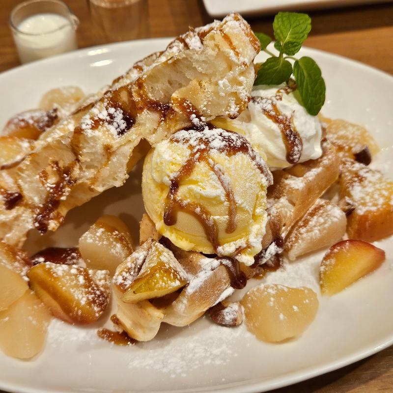 メイプルとシナモンのワッフル(カフェ トロッコ)