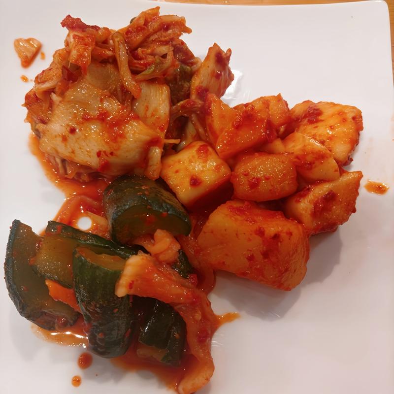 キムチ3種盛り合わせ(ホルモン松阪路)