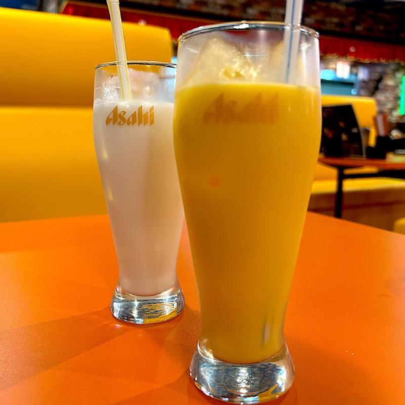 マンゴーラッシー＆プレーンラッシー(インド・ネパール料理 Chulo -チュロ-)