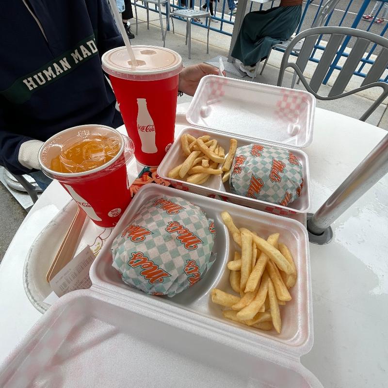 (メルズ・ドライブイン （Mel’s Drive In）)