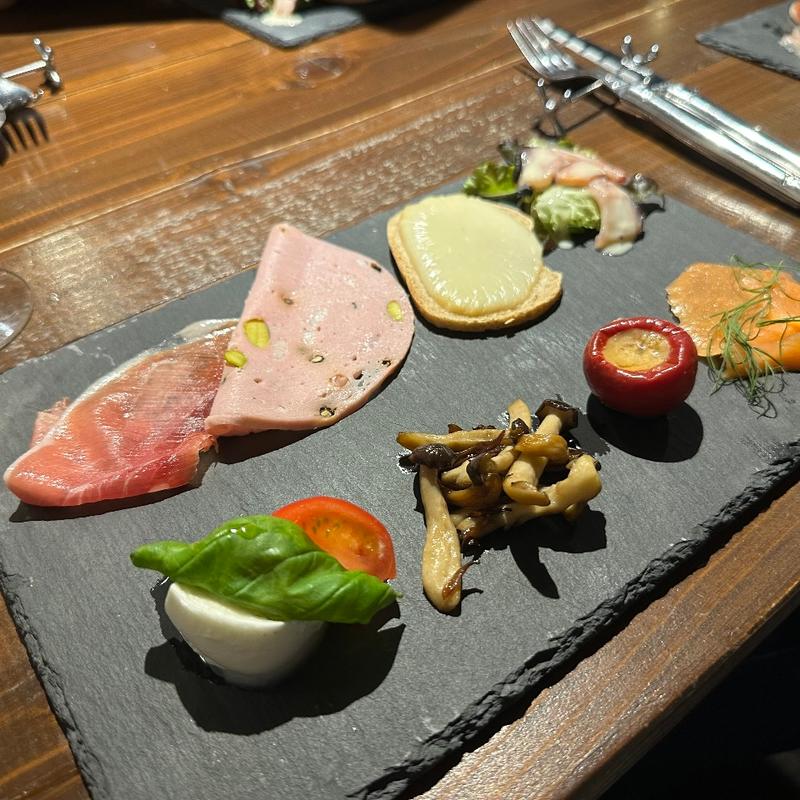 本日の前菜8種盛り合わせ(クオーレドーロ)