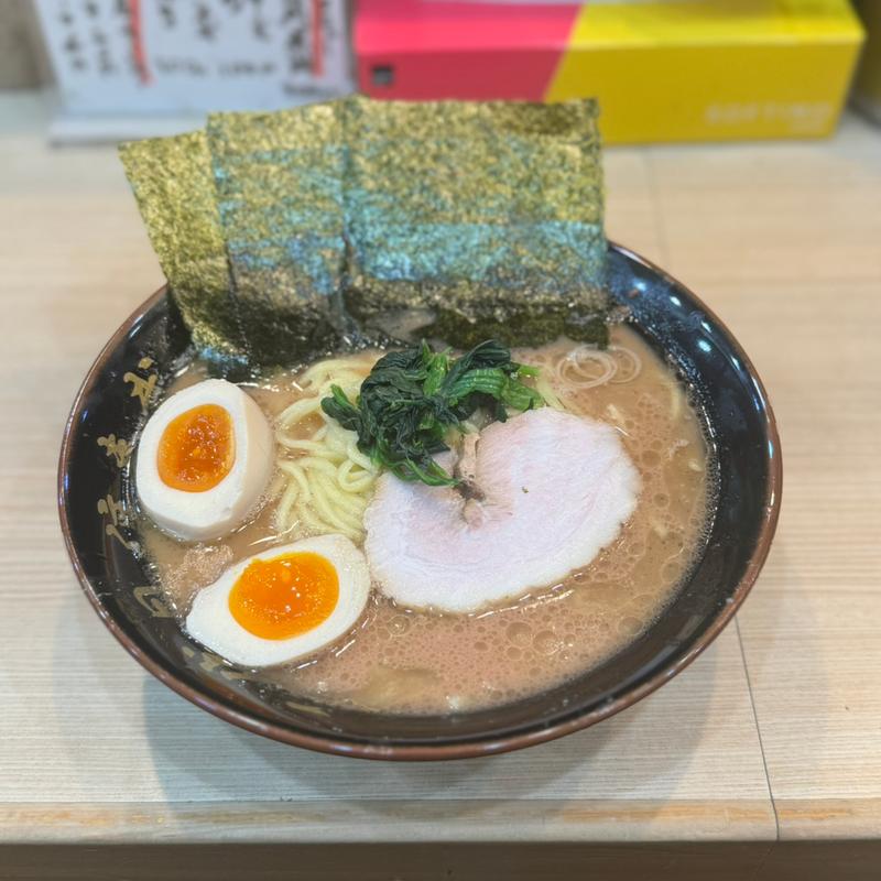 味玉ラーメン　中(横浜らーめん 二代目 渡来武)