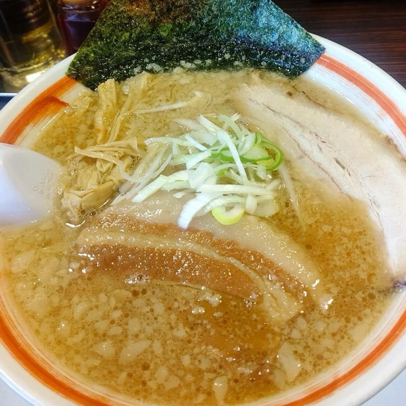 角煮黒丸ラーメン(完熟らーめん本丸 本店)