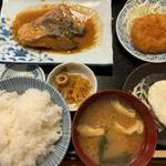 鯖味噌とコロッケ定食