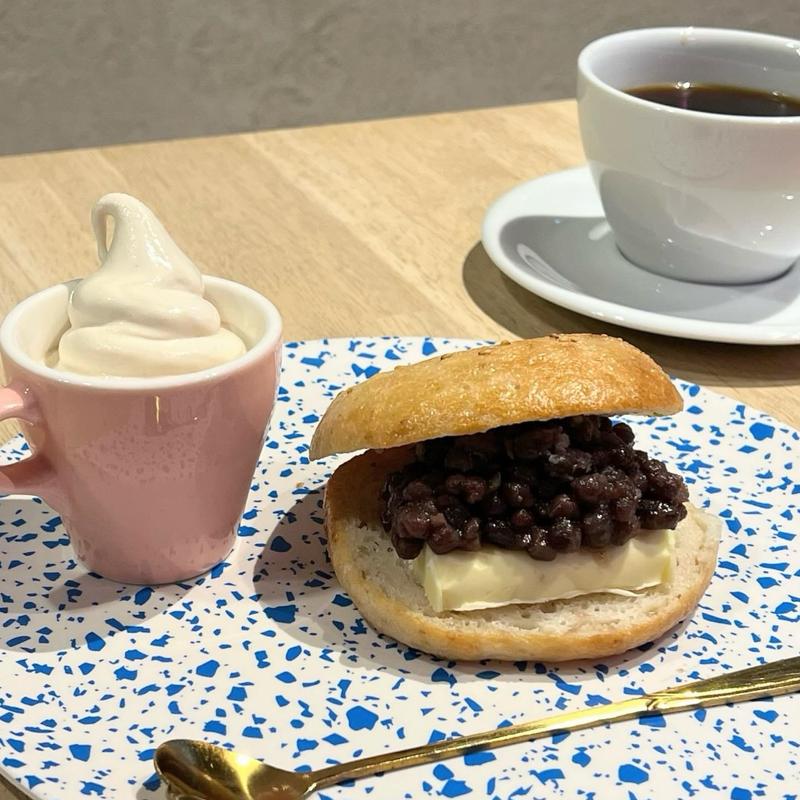 白胡麻ベーグルのあんバターサンド(and KANAZAWA)