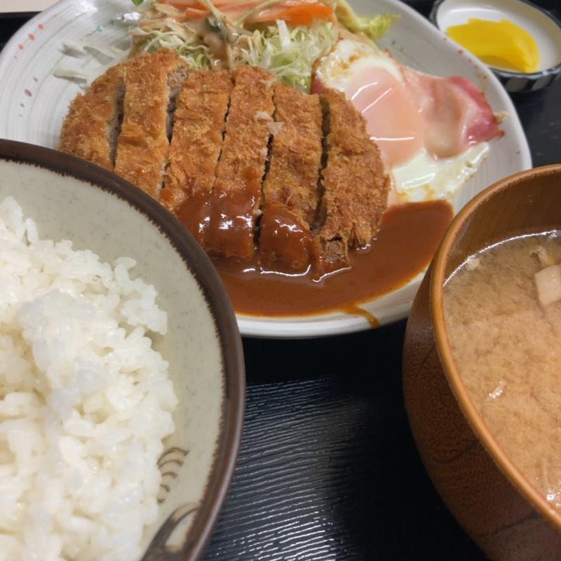 メンチカツベーコンエッグ盛り合わせセット(たちばな)