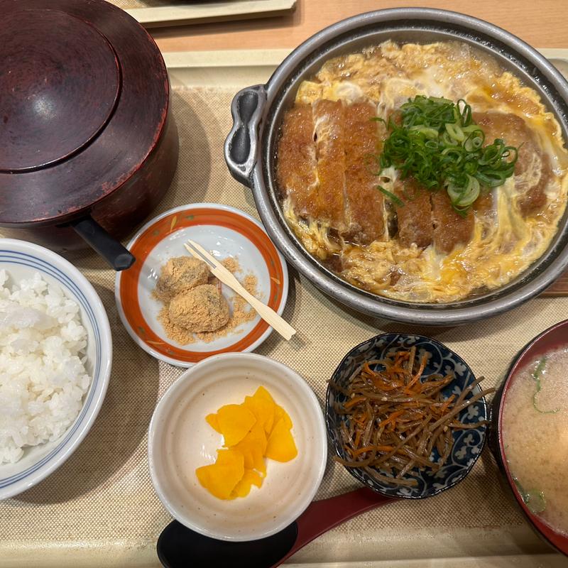 熟成とんかつの鉄板ふわふわ玉子とじ定食(さち福や 阪急西宮ガーデンズ店)