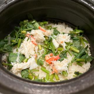 ずわい蟹と芹の土鍋炊き込みご飯(tsugumi)