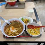 味噌煮込み風ラーメン、炒飯サラダセット