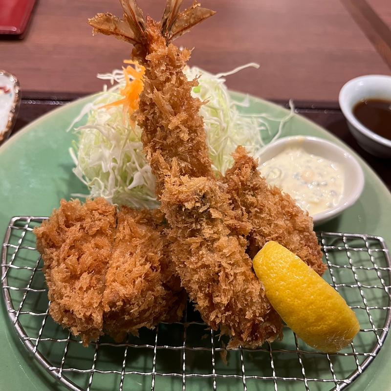 カキフライ、海老フライ、ヒレカツ定食(かつまさ伏見)