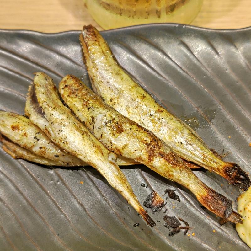 氷下魚焼き(貝 刺身専門店 しらはら 関内)