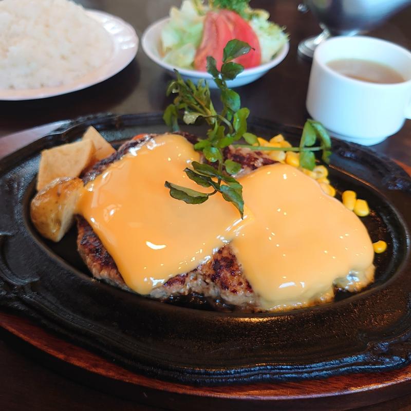 チーズハンバーグステーキ(300g)＋ライス大盛(ウエストウッド （WEST WOOD）)