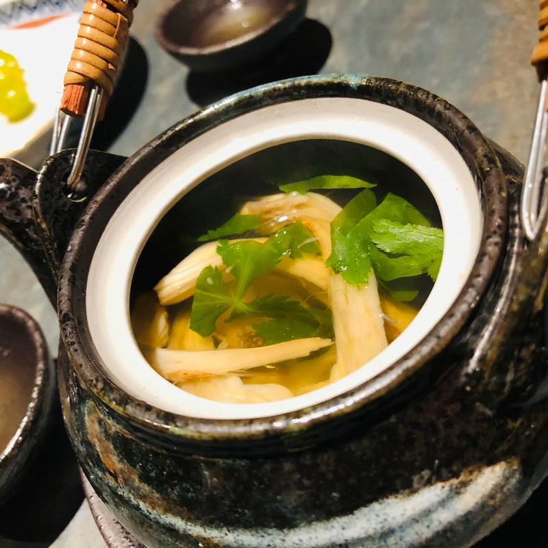 鮑と松茸の土瓶蒸し(一献 すだち)