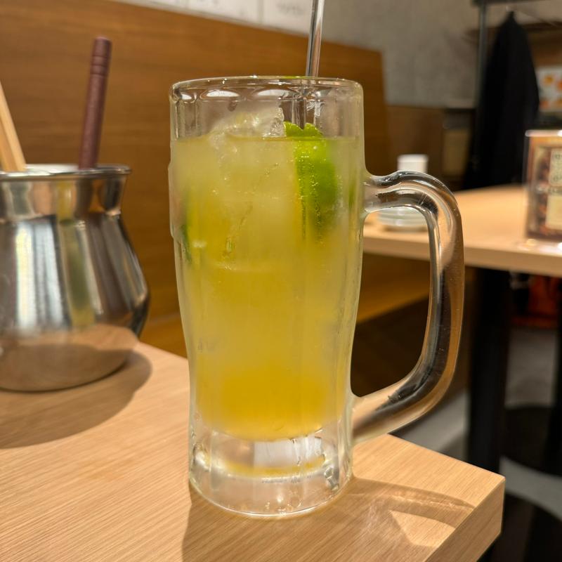 生搾りシークァーサーハイボール(島ぎょうざ心心マルエイガレリア店)