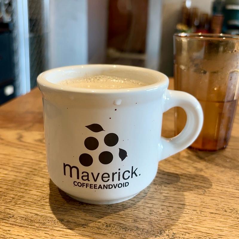 ホットカフェオレ(マーベリック　コーヒーアンドヴォイド)