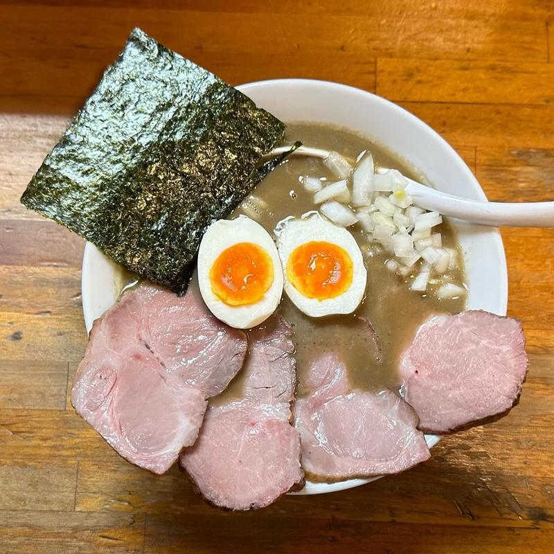 鹿児島黒豚豚骨煮干し醤油(極汁美麺 umami)