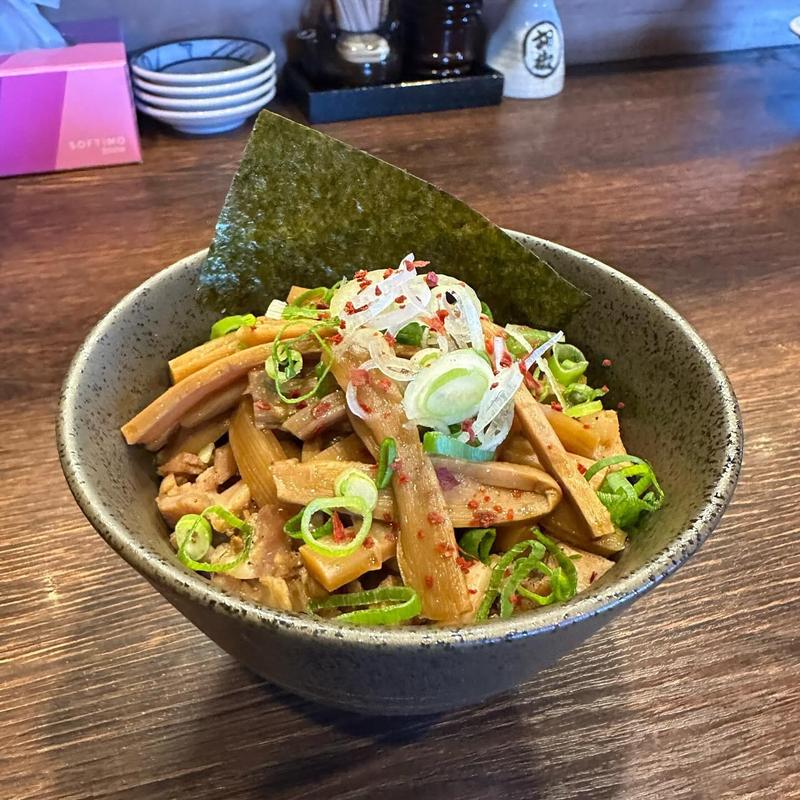 メンマ丼(麺や 紡)