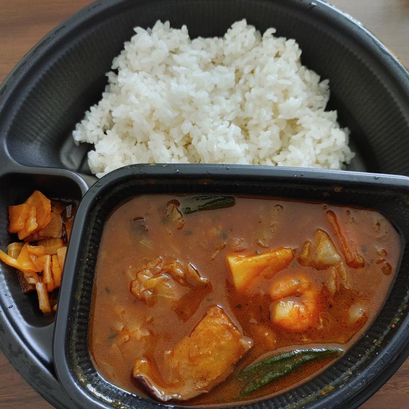 スープカレー弁当＋海の幸（ライス付き）(CoCo壱番屋 JR本八幡駅北口店)