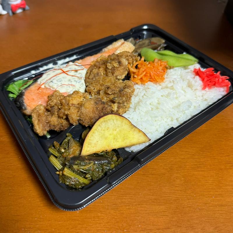 鮭のタルタルとからあげW弁当(BENTO根暮)