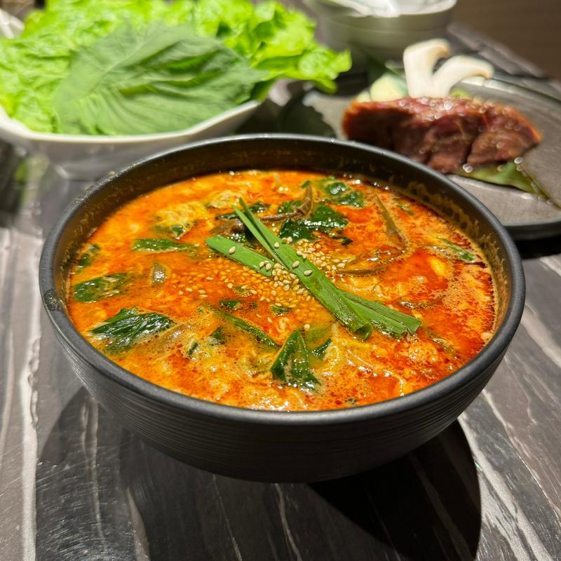 ユッケジャンスープ(焼肉SEJONG 栄店 | 焼肉セジョン)