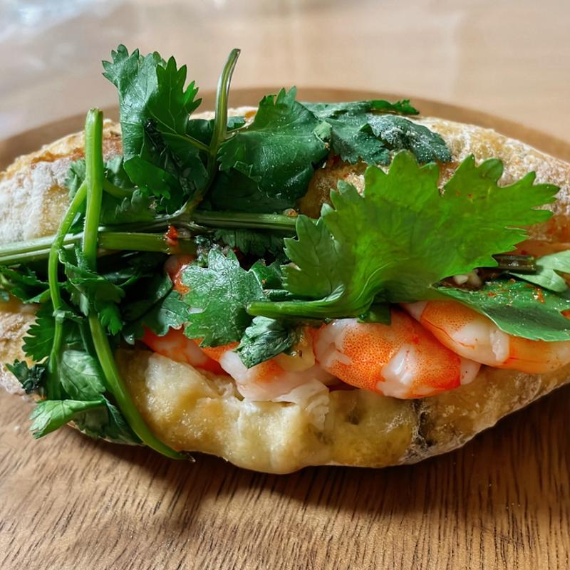 エビのバインミー(UTSUBO BAKERY PANENA)