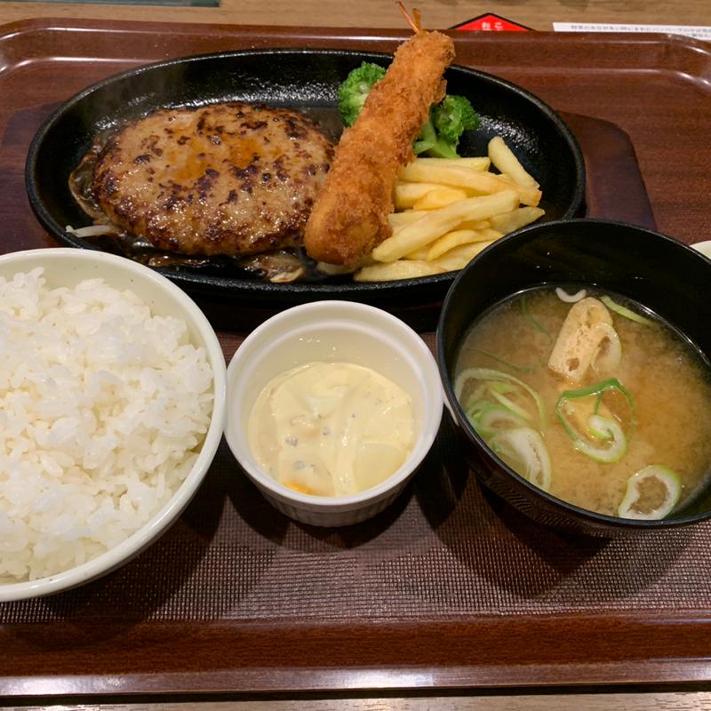 エビフライ&バーグ定食(ファイヤーバーグ 北郷環状通店)