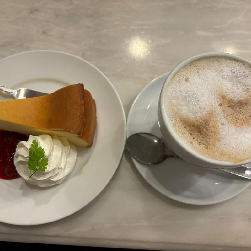 ベイクドチーズケーキとメランジェセット(カフェウィーン日本橋三越店)
