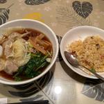 ワンタンメンと半チャーハン(中国広東料理 萬成園 )