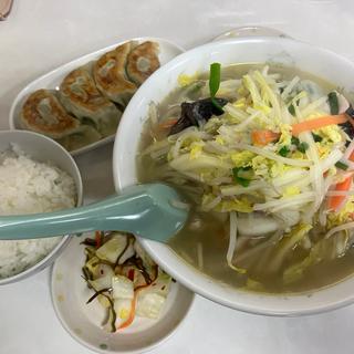 ニンニクタンメン餃子セット(大三元 )