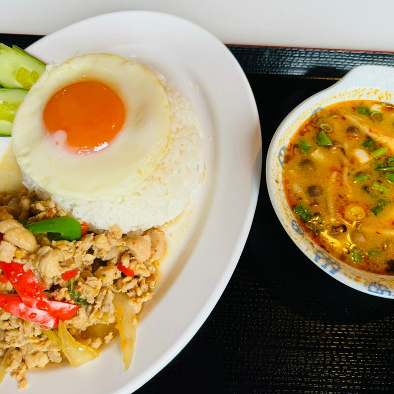 ガパオガイカイダオ鶏肉のバジル炒め(トンタイ 新宿店)