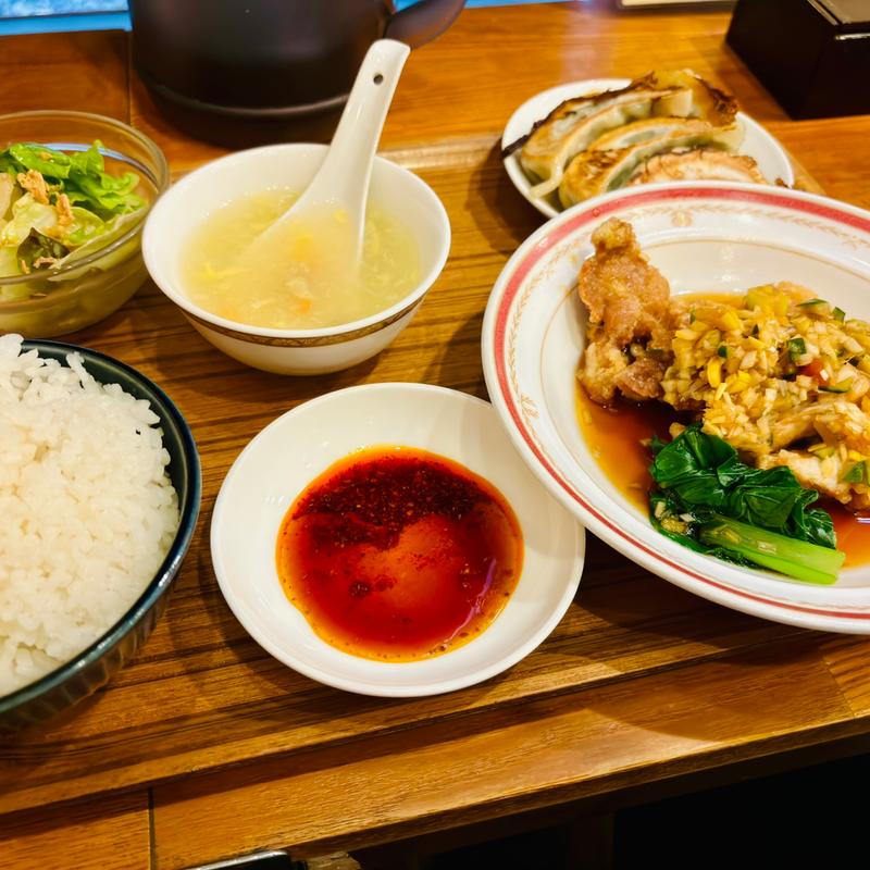 油淋鶏と餃子のせっと(中華彩園 みなとみらい店)